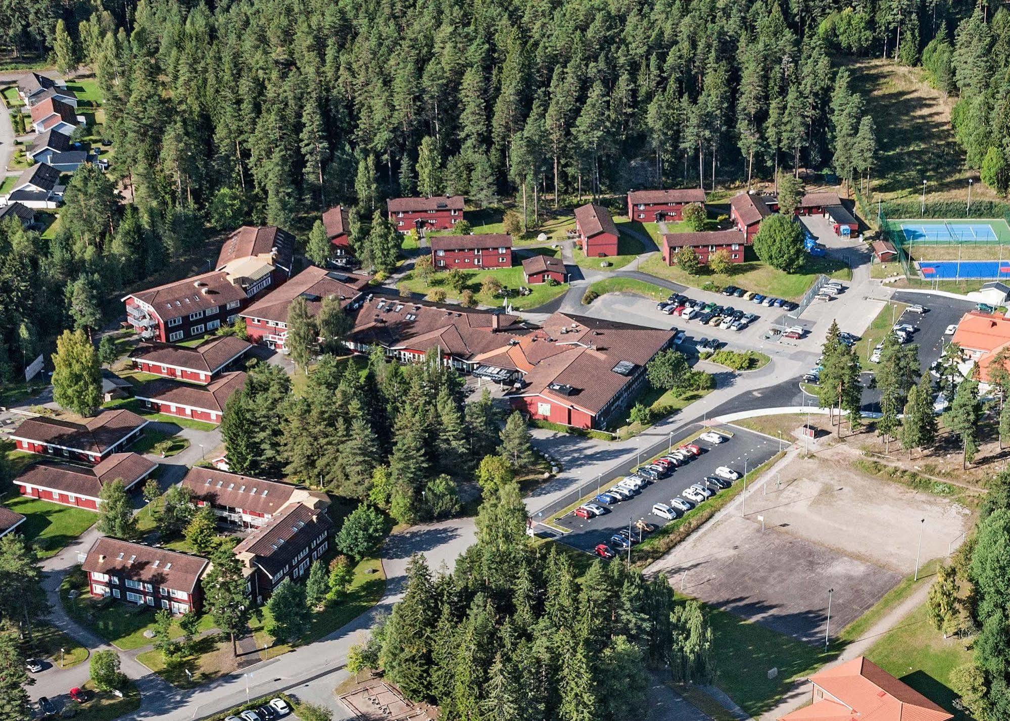 Aedelfors Hotell & Konferens Holsbybrunn Buitenkant foto